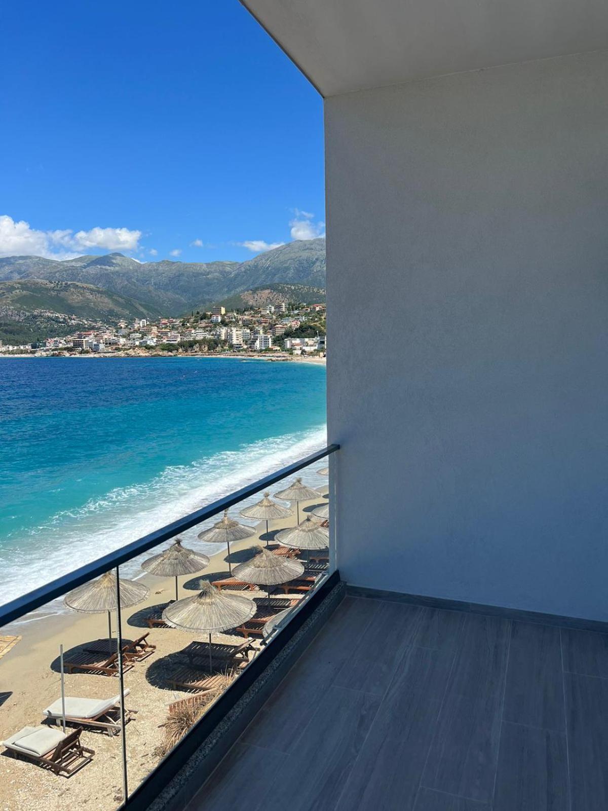 Emily'S Hotel Himare Exterior photo