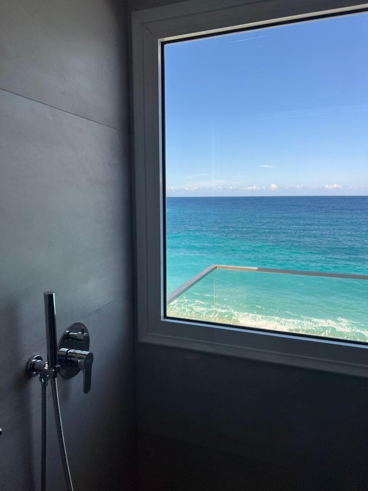 Emily'S Hotel Himare Exterior photo