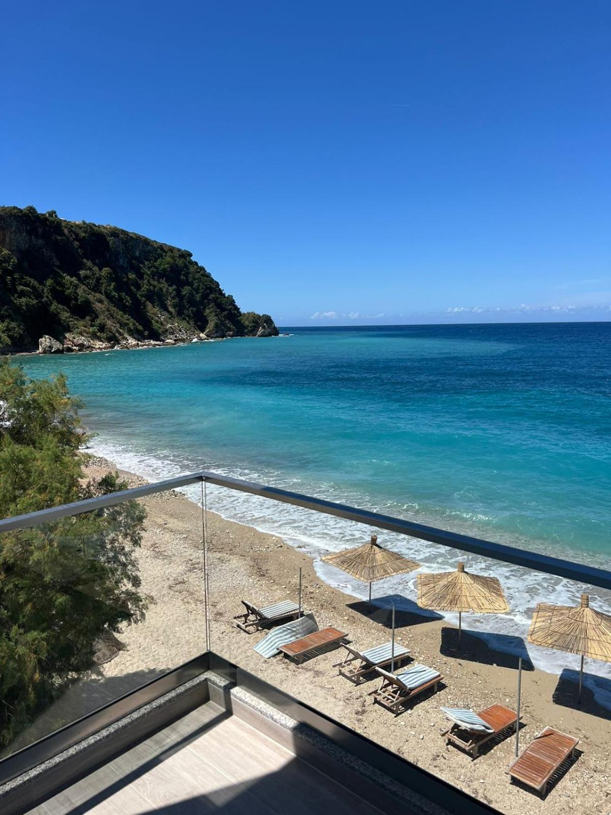 Emily'S Hotel Himare Exterior photo