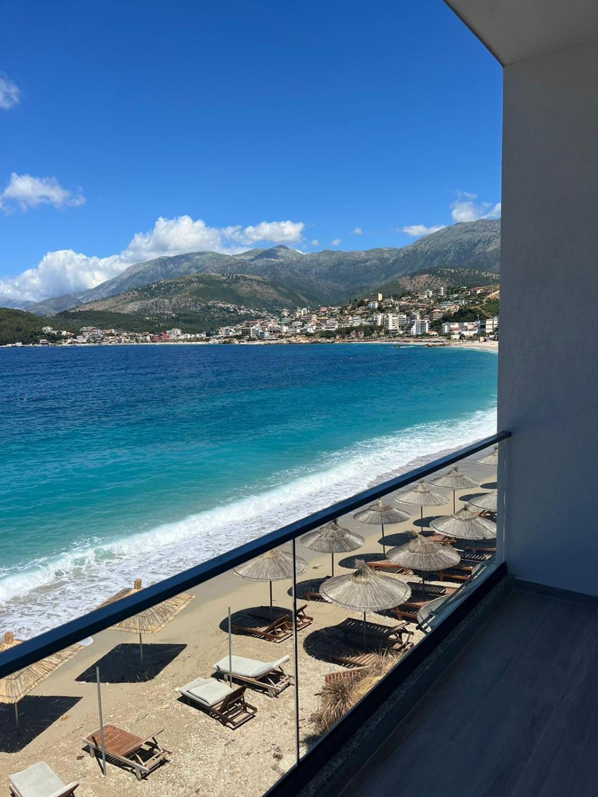 Emily'S Hotel Himare Exterior photo