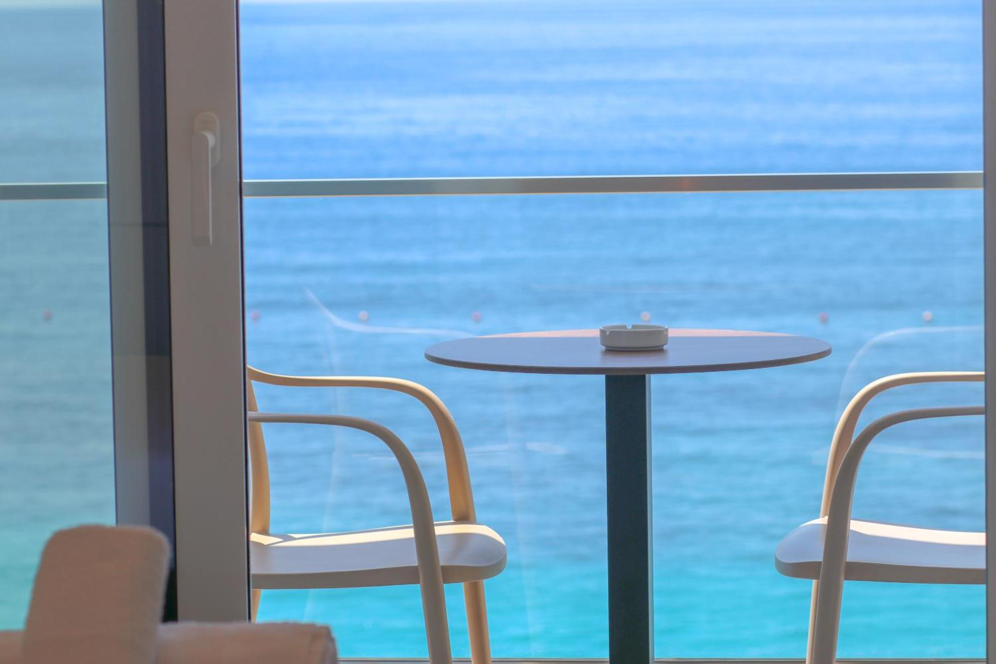 Emily'S Hotel Himare Exterior photo